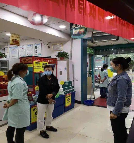 灞橋區(qū)市場(chǎng)局雙節(jié)期間督導(dǎo)檢查藥品零售企業(yè)疫情防控工作